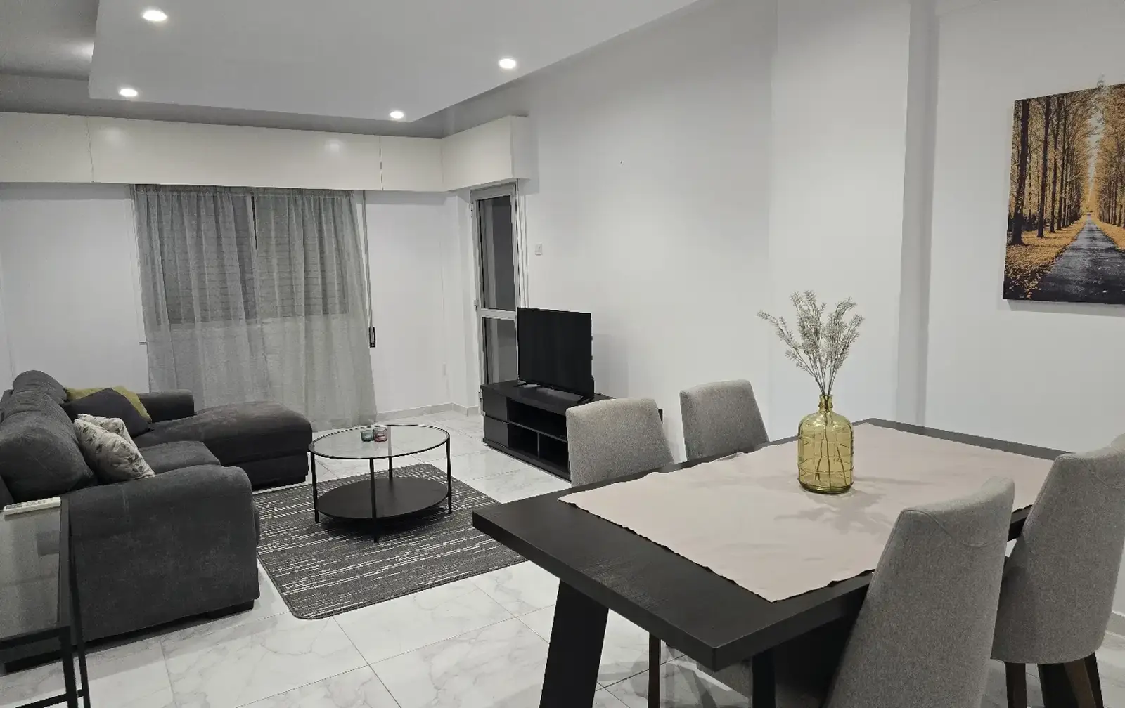 Deluxe 2 bedroom apartment in the center of limassol in Agios Nicolaos