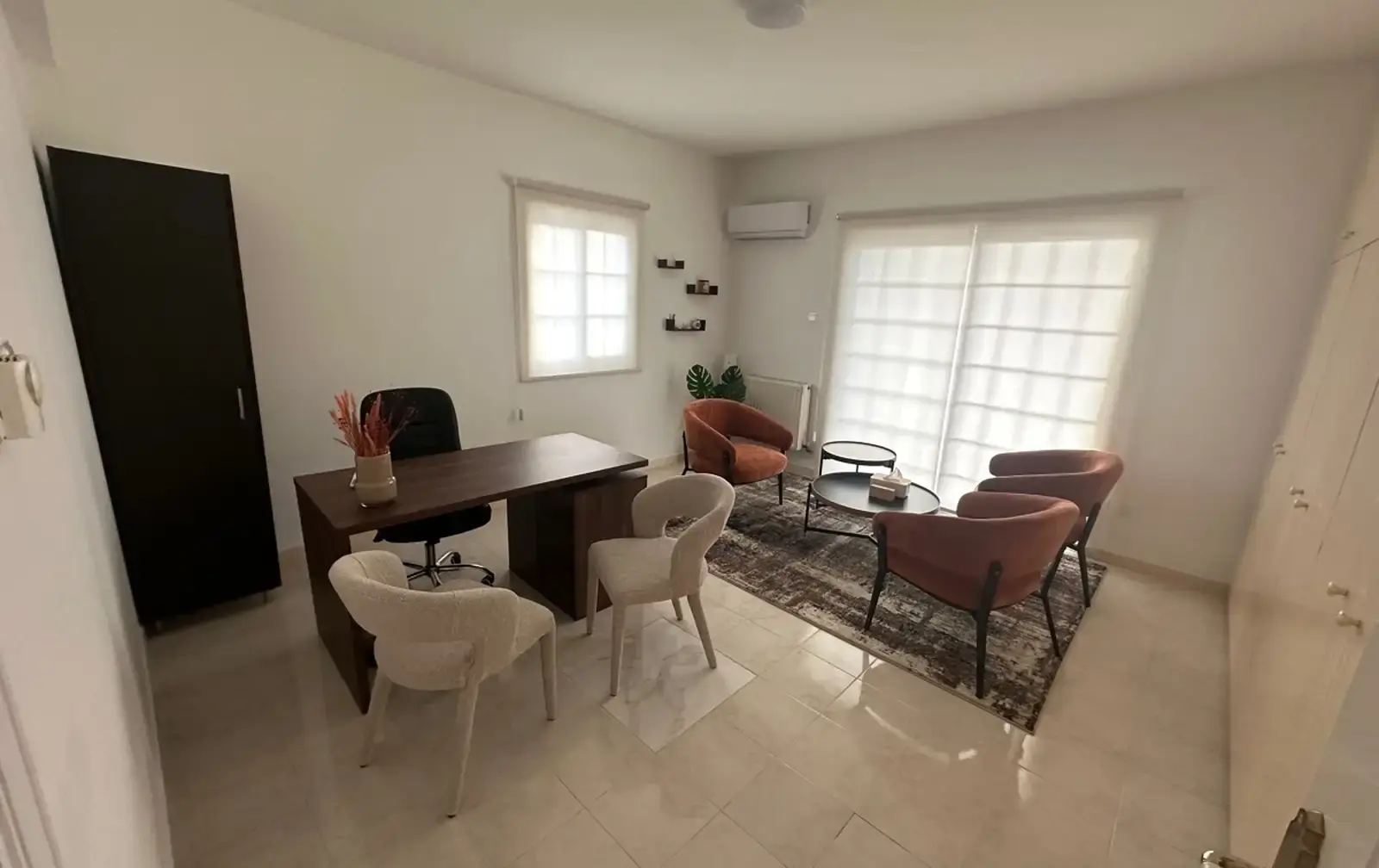 Ιδιωτικό γραφείο - all inclusive in Aradippou - Agios Fanourios