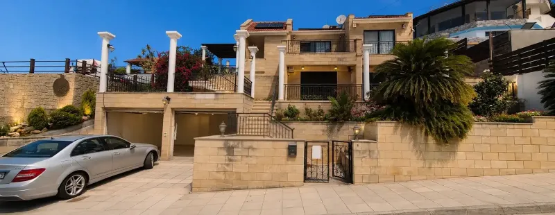 4-bedroom villa to rent in Pegeia